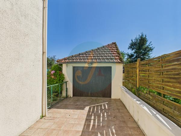 Nevers (58000) Charmante maison, 2 chambres, jardin clos à NEVERS