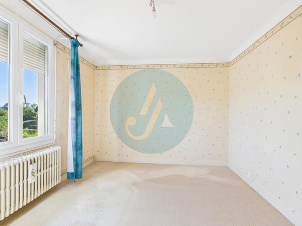 Nevers (58000) Charmante maison, 2 chambres, jardin clos à NEVERS