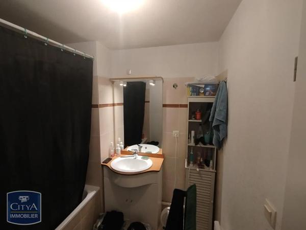 Appartement à louer 4 pièces 74.42m² Dole (39100)