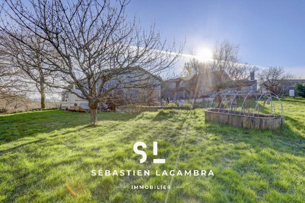 Dénat (81120) Maison en pierre rénovée – Dépendances et studio indépendant – Terrain arboré 1 626 m²