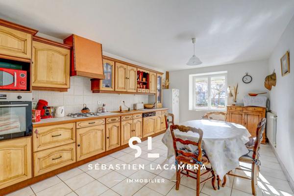 Dénat (81120) Maison en pierre rénovée – Dépendances et studio indépendant – Terrain arboré 1 626 m²