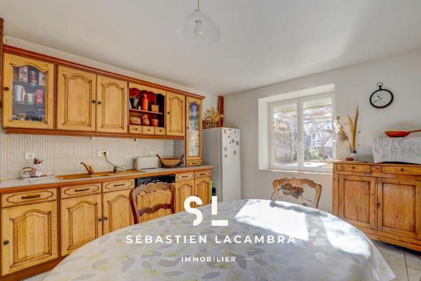 Dénat (81120) Maison en pierre rénovée – Dépendances et studio indépendant – Terrain arboré 1 626 m²