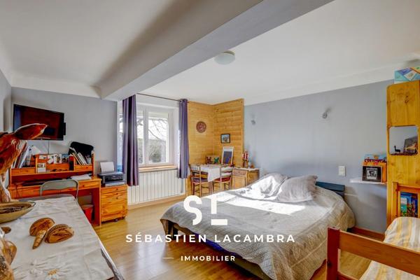 Dénat (81120) Maison en pierre rénovée – Dépendances et studio indépendant – Terrain arboré 1 626 m²