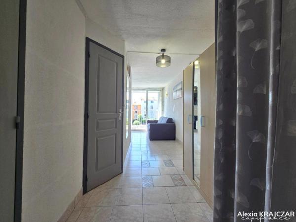 A VENDRE, studio cabine de 25m² - si souhaité vendu meublé - place de parking privée - résidence sécurisée - Le CAP D'AGDE (34)