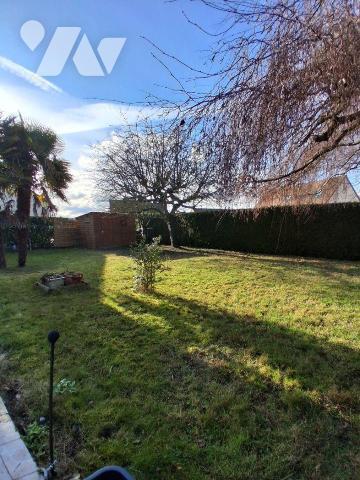 A 2 minutes du centre ville, proche de toutes commodités (commerces, écoles...etc),

* Une ma...