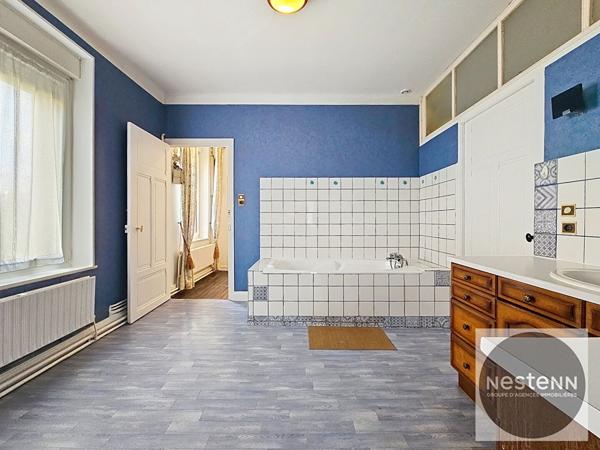 Centre de Champigneulles - Maison de ville - 5 pièces - 3 chambres - Garage