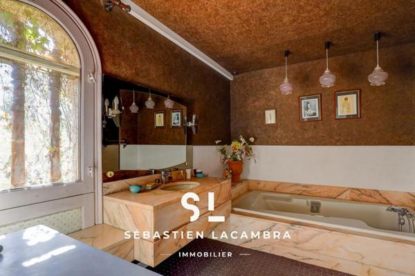 Albi (81000) Maison d’architecte – 9 pièces – 278 m² habitables – Parc arboré de plus de 3 000 m² – Vue dominante – Proche