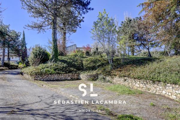 Albi (81000) Maison d’architecte – 9 pièces – 278 m² habitables – Parc arboré de plus de 3 000 m² – Vue dominante – Proche