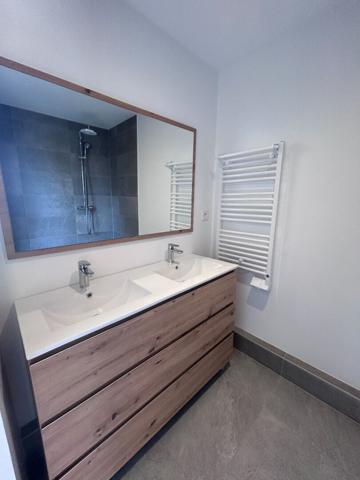 Maison Reze 7 pièce(s) 167 m2 + Piscine interieure - L'Agence Locale
