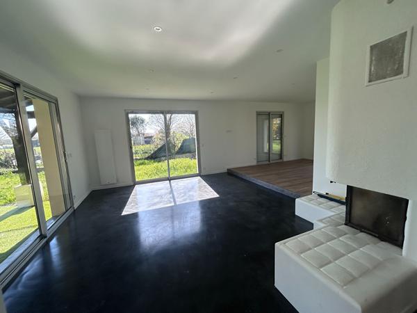 Maison Reze 7 pièce(s) 167 m2 + Piscine interieure - L'Agence Locale