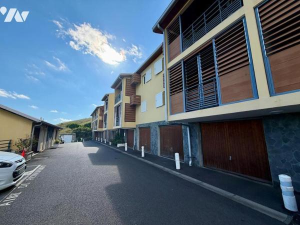 SAINT GILLES LES BAINS T3/4 BOX et VUE OCEAN
