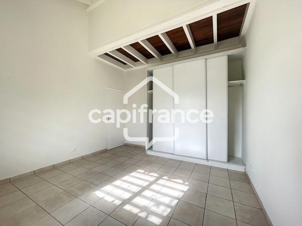À LOUER – VILLA 3 CHAMBRES + BUREAU – SECTEUR HOUELBOURG SUR MER – BAIE-MAHAULT