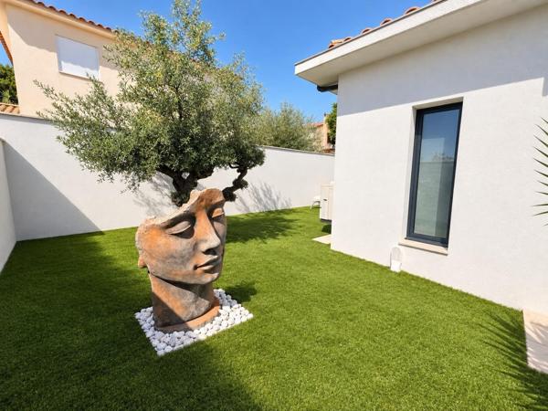 SAINT-CYR-SUR-MER — MAISON CONTEMPORAINE PLAIN-PIED 132 M² AVEC PISCINE — 4 CHAMBRES