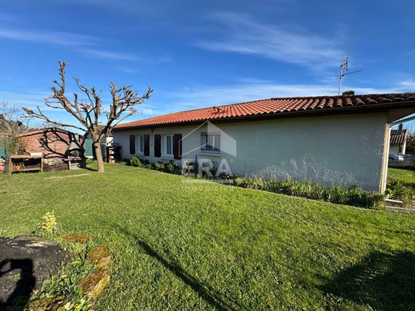 Maison Blaye 90 m2 - 3 chambres et garage 
