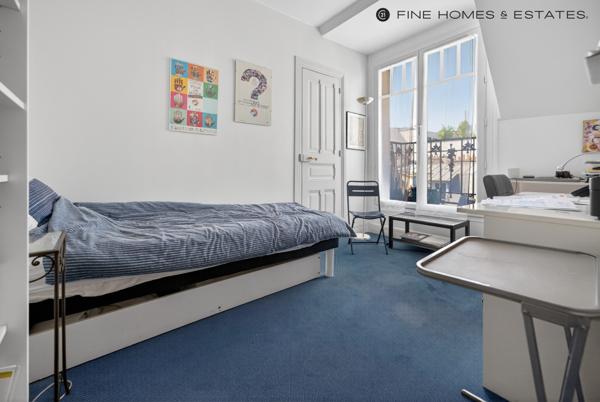 Appartement F5 à vendre  4 pièces - 123,40 m2 PARIS - 75006