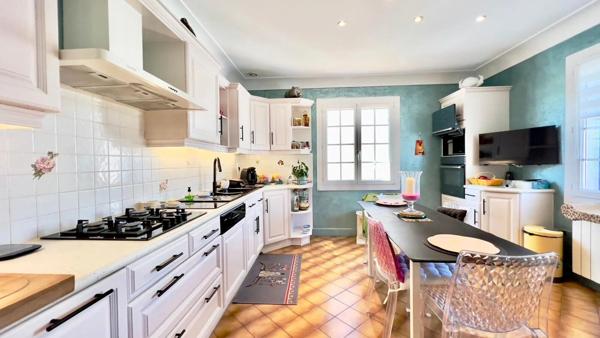 Vente Maison 10 pièces 348 m2 à Sainte-Livrade-sur-Lot