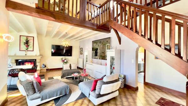 Vente Maison 10 pièces 348 m2 à Sainte-Livrade-sur-Lot