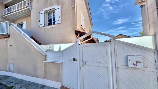 Vente Maison 10 pièces 348 m2 à Sainte-Livrade-sur-Lot