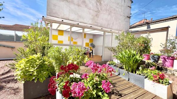 Vente Maison 10 pièces 348 m2 à Sainte-Livrade-sur-Lot