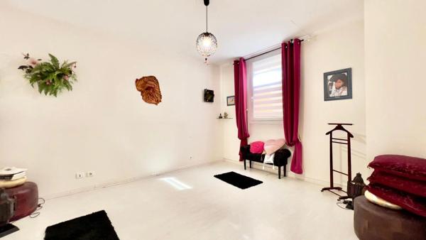 Vente Maison 10 pièces 348 m2 à Sainte-Livrade-sur-Lot