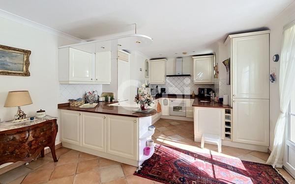 Appartement à vendre    4 pièces • 133,65 m2 Antibes