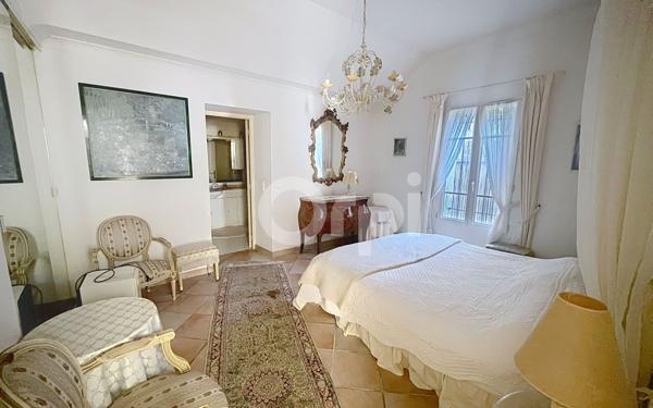 Appartement à vendre    4 pièces • 133,65 m2 Antibes