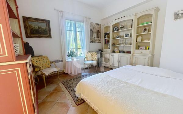 Appartement à vendre    4 pièces • 133,65 m2 Antibes