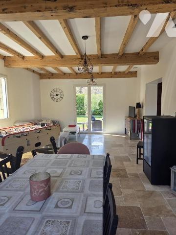 Maison d'habitation avec terrain attenant.
