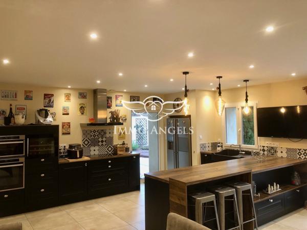 Maison de cractére 163m² sur une parcelle 529m²