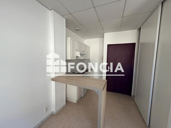 Location Studio 24.39 m² - 52 RUE MONTBRON Angouleme 16000