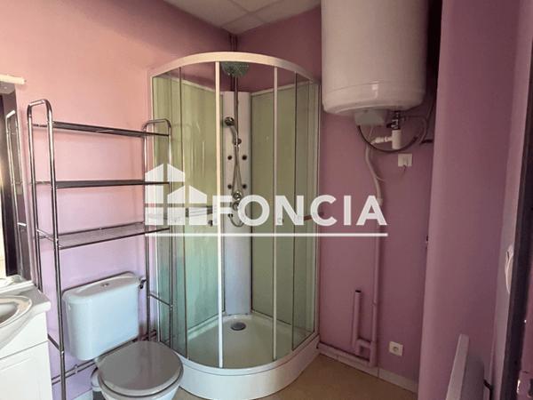 Location Studio 24.39 m² - 52 RUE MONTBRON Angouleme 16000