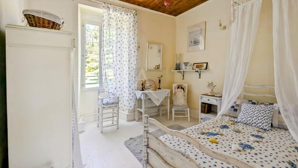 Exceptionnelle propriété de caractère avec gîte et dépendances