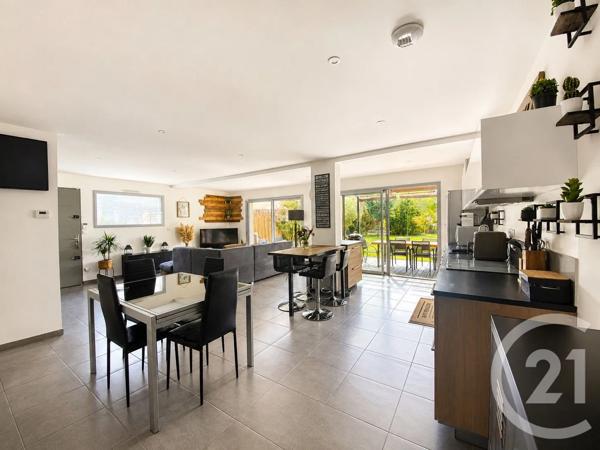 Maison à vendre  4 pièces - 97 m 2   GENAS  - 69