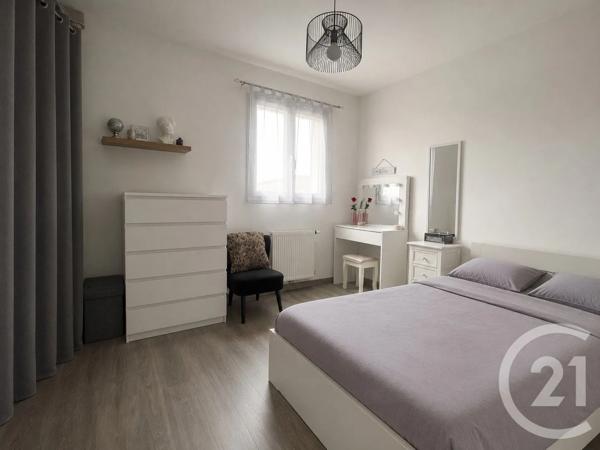 Maison à vendre  4 pièces - 97 m 2   GENAS  - 69