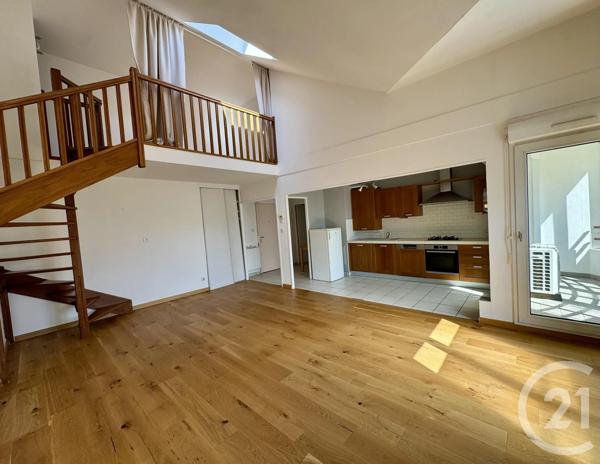 Appartement Duplex à vendre  4 pièces - 84 m 2   SATHONAY CAMP  - 69