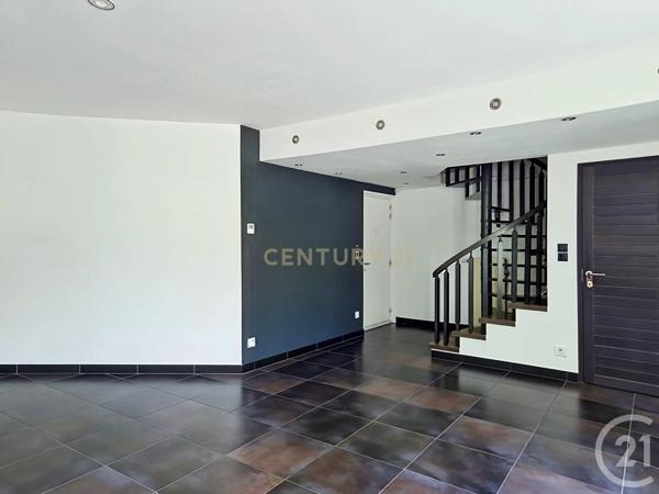 Appartement Duplex à vendre  4 pièces - 84 m 2   SATHONAY CAMP  - 69