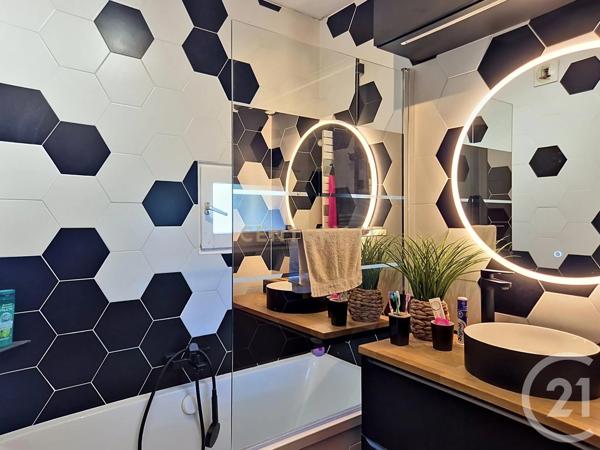 Appartement Duplex à vendre  4 pièces - 84 m 2   SATHONAY CAMP  - 69