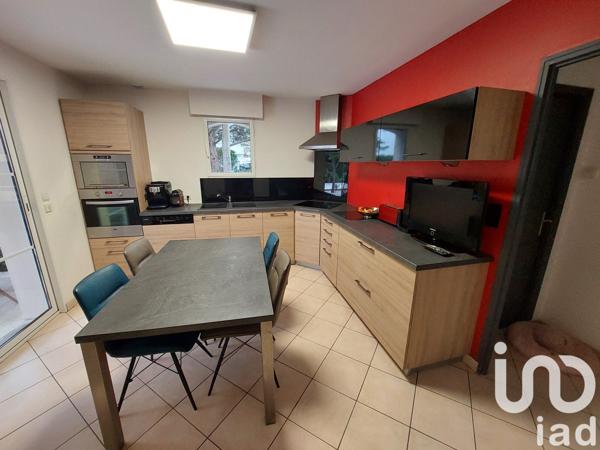 Maison d’architecte 7 pièces de 180 m² à Saint-André-des-Eaux (44117)