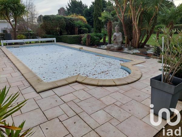 Maison d’architecte 7 pièces de 180 m² à Saint-André-des-Eaux (44117)