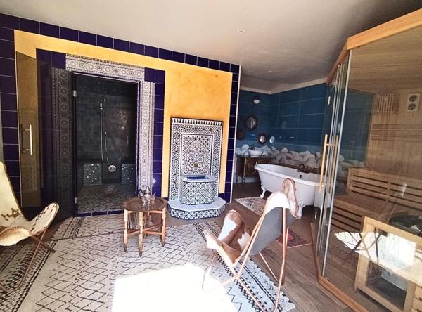 Villa de Prestige avec Piscine - Espace Bien-Être & Double Garage