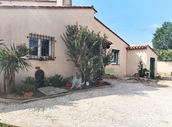 Villa de Prestige avec Piscine - Espace Bien-Être & Double Garage