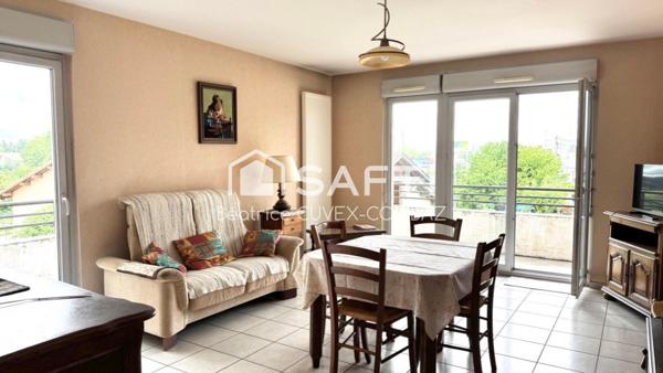 Appartement balcon double expo. Sud-ouest, vue montagne et garage