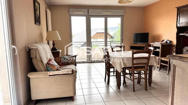 Appartement balcon double expo. Sud-ouest, vue montagne et garage