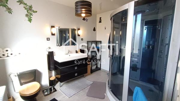 Maison 7 pièces de 197 m2 avec un terrain clos de 443 m2