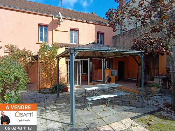 Maison 7 pièces de 197 m2 avec un terrain clos de 443 m2