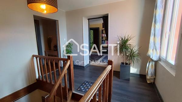 Maison 7 pièces de 197 m2 avec un terrain clos de 443 m2