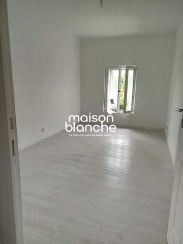 APPARTEMENT AU 2ème étage