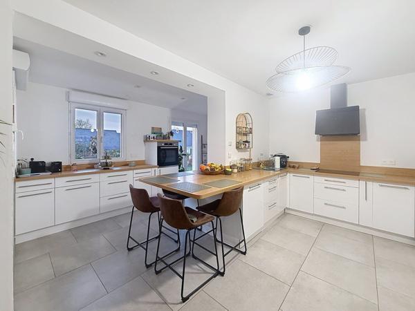 À vendre - Maison individuelle, 7 pièces située à Bléré (37150)