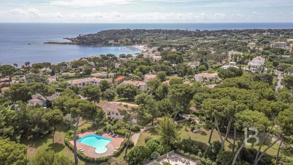 Appartement au Cap d'Antibes dans un domaine calme