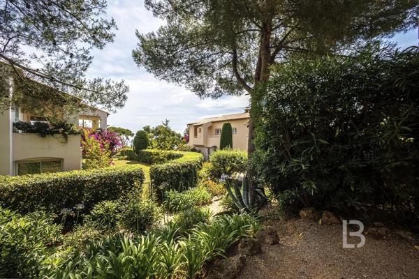 Appartement au Cap d'Antibes dans un domaine calme